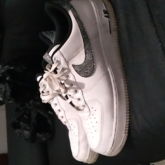 Airforce 1 - Picture 2 of 2